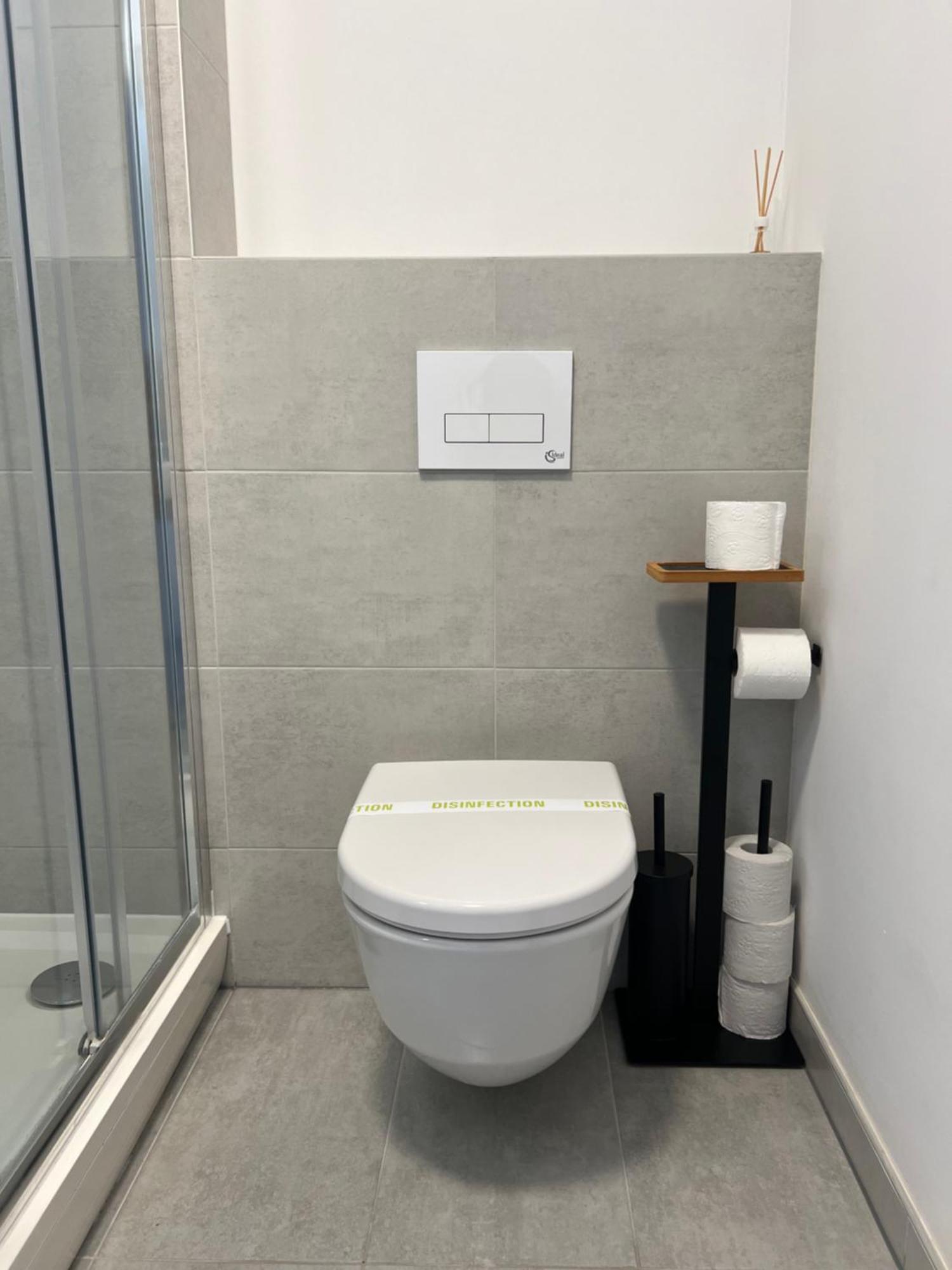 Skau Piano Family & Business Apartment Free Parking Bratislava Esterno foto