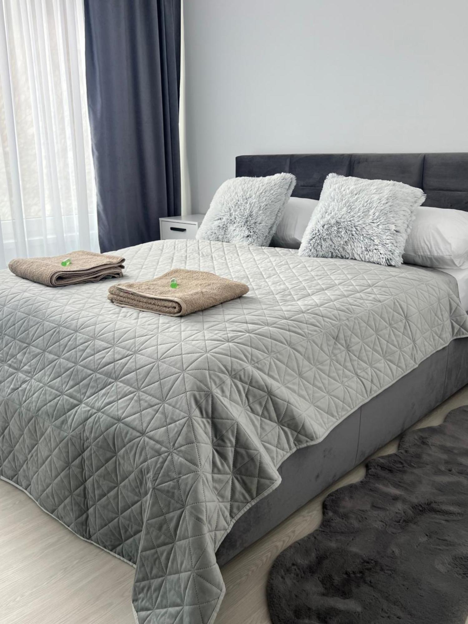 Skau Piano Family & Business Apartment Free Parking Bratislava Esterno foto