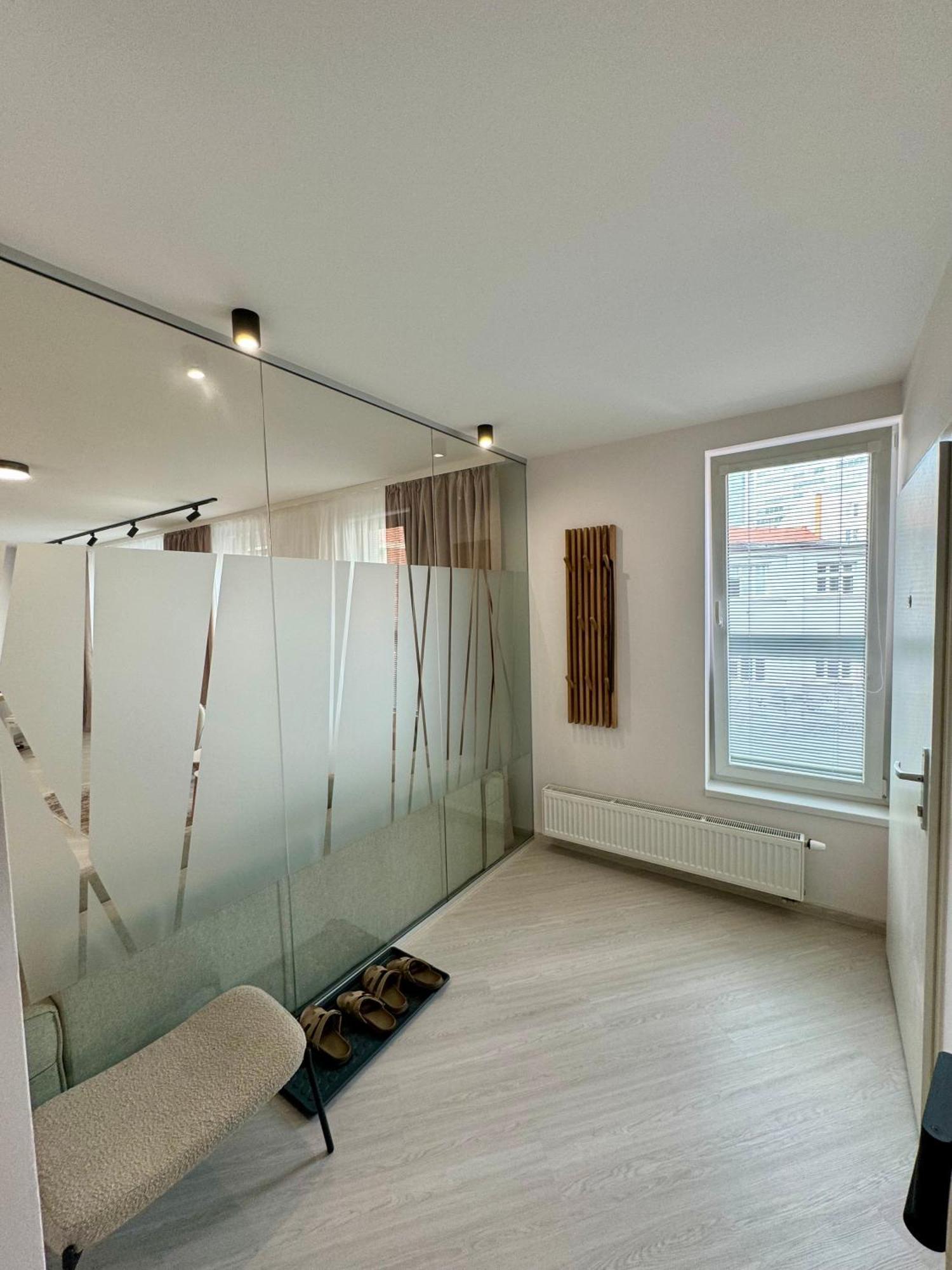 Skau Piano Family & Business Apartment Free Parking Bratislava Esterno foto